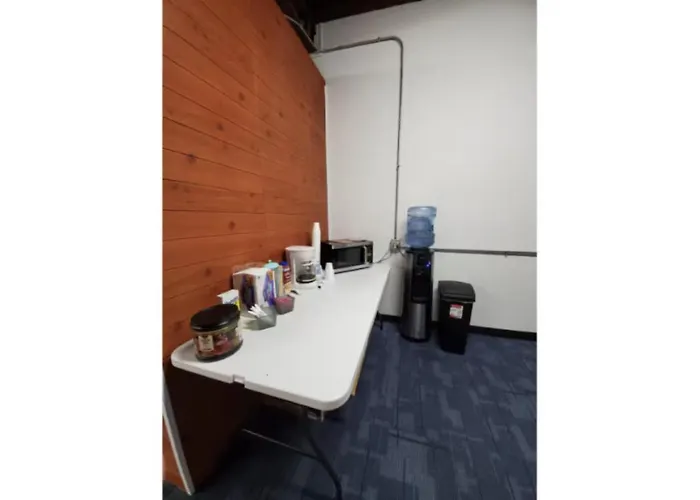 Hotel Secure, Private, Free Wi-fi And Coffee, Accessible *