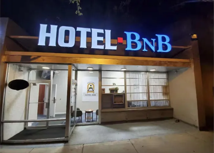 Hotel Secure, Private, Free Wi-fi And Coffee, Accessible Chicago